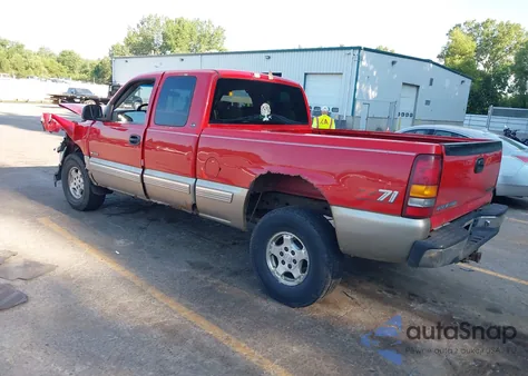 2000 Chevrolet Silverado Ls z USA, uszkodzony, nr VIN 1GCEK19T5YE255521
